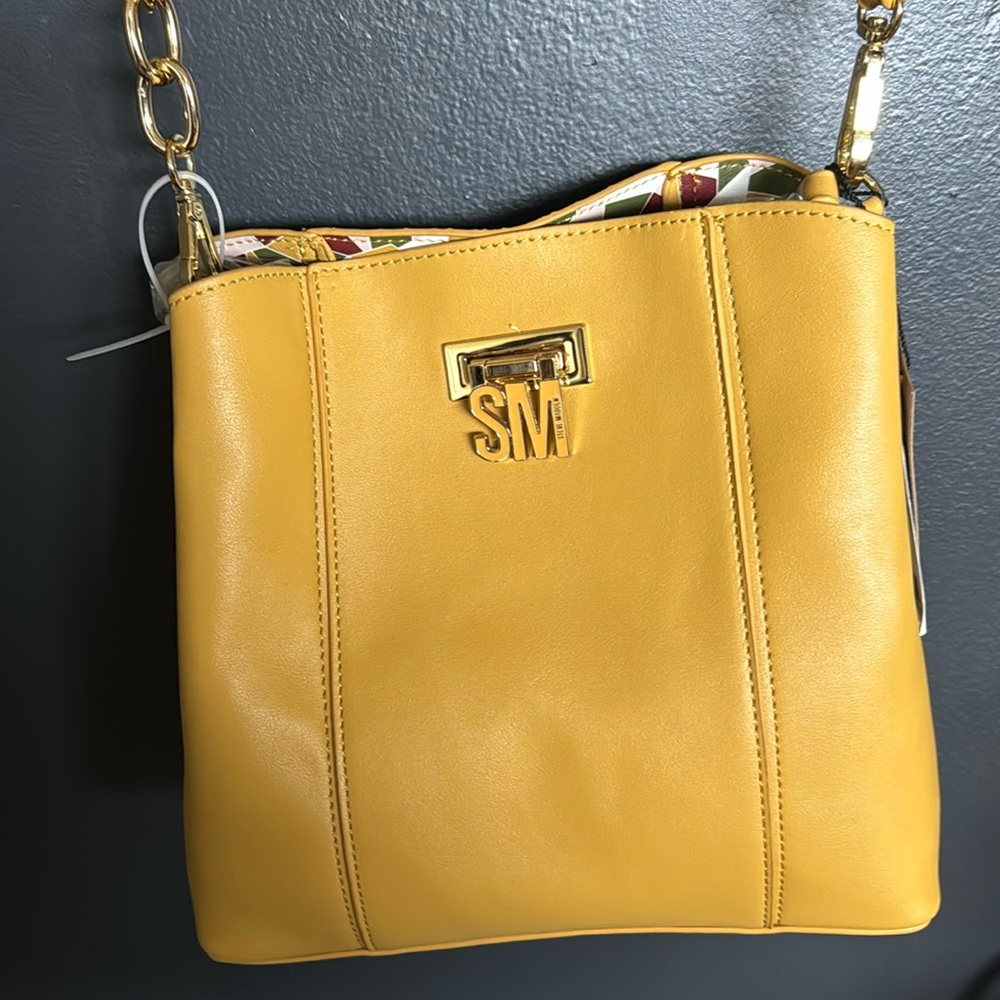 Steve Madden yellow crossbody purse